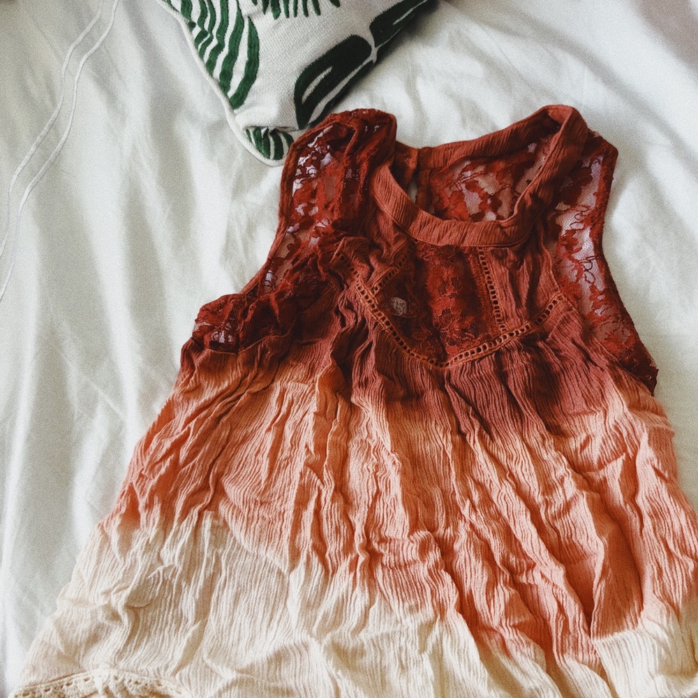 Red tank top || tillys
